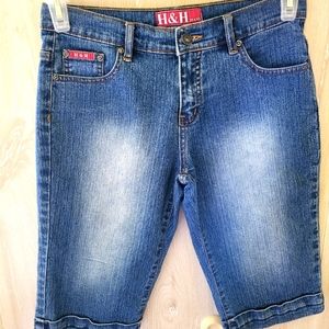 H & H Jeans capri shorts Junior size 5 distressed front and back
